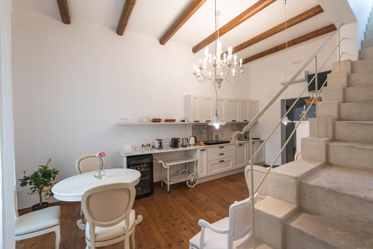 Le Nicchie Luxury Rooms Λέτσε Εξωτερικό φωτογραφία
