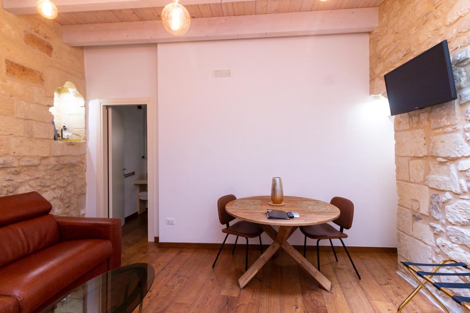 Le Nicchie Luxury Rooms Λέτσε Εξωτερικό φωτογραφία