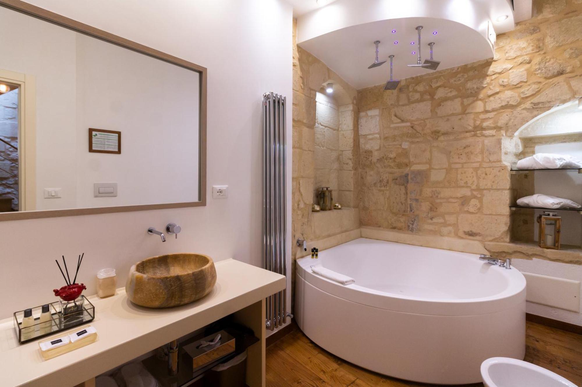Le Nicchie Luxury Rooms Λέτσε Εξωτερικό φωτογραφία
