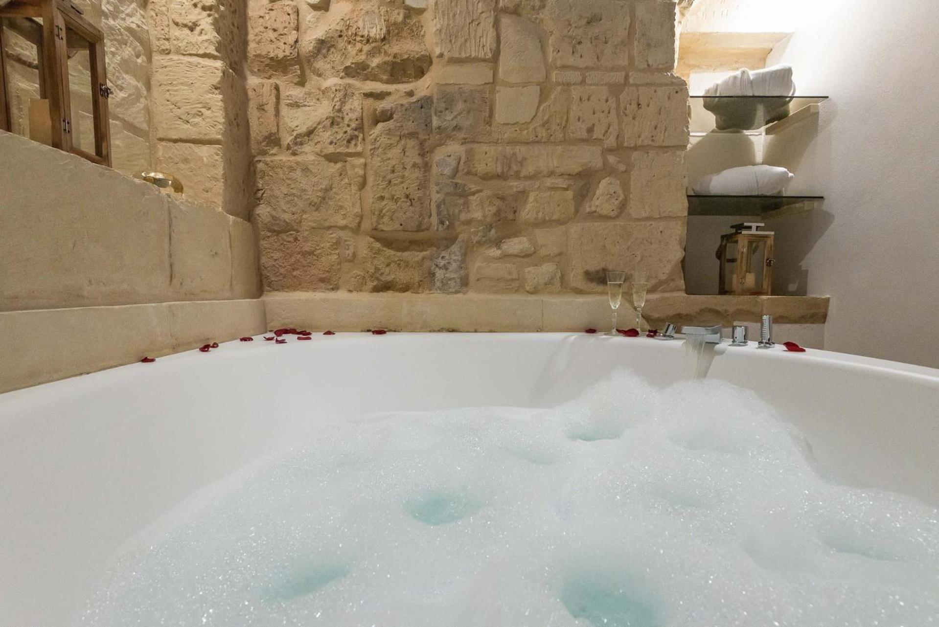 Le Nicchie Luxury Rooms Λέτσε Εξωτερικό φωτογραφία