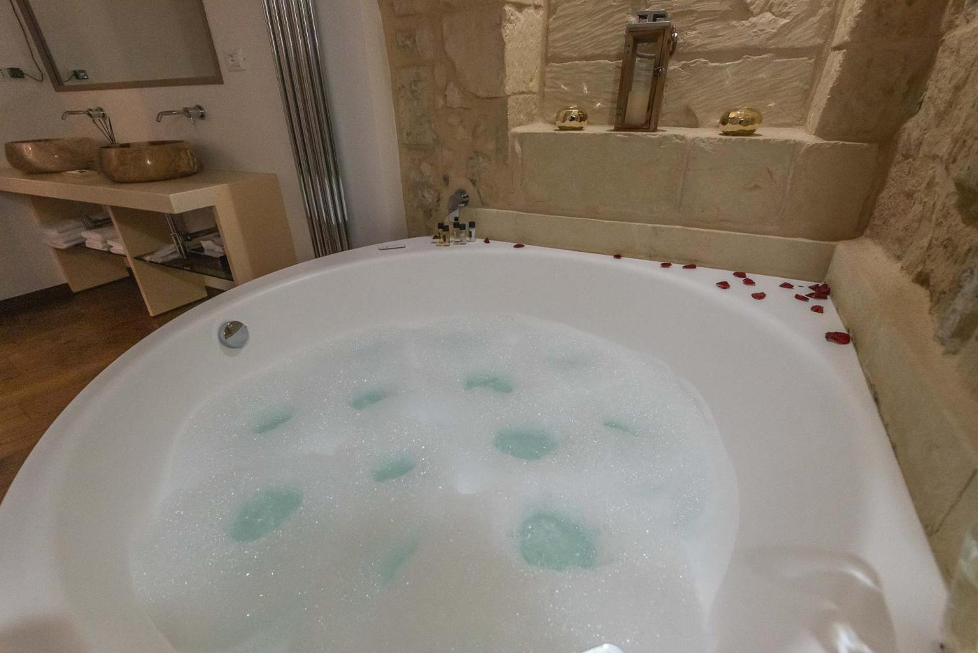 Le Nicchie Luxury Rooms Λέτσε Εξωτερικό φωτογραφία