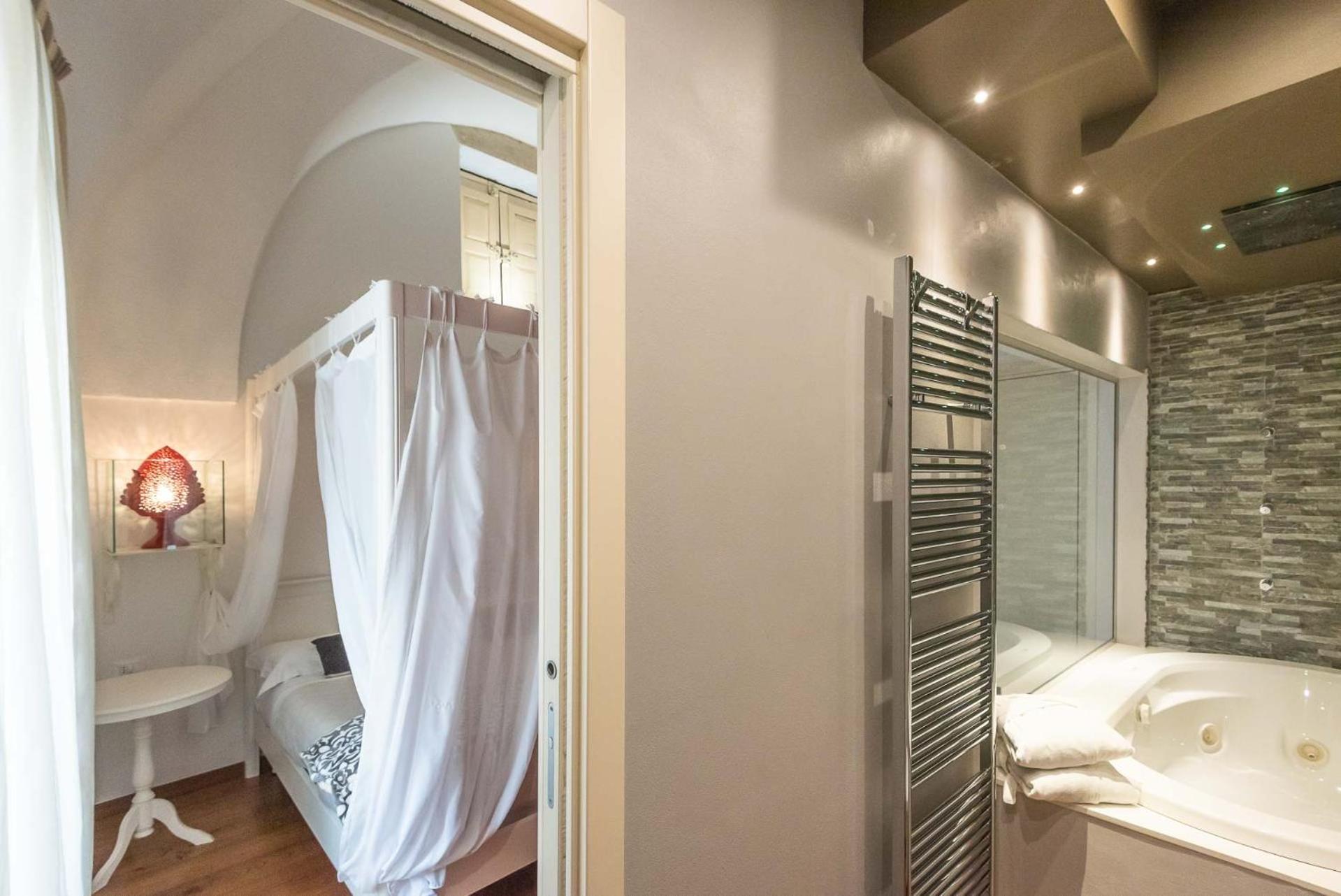 Le Nicchie Luxury Rooms Λέτσε Εξωτερικό φωτογραφία