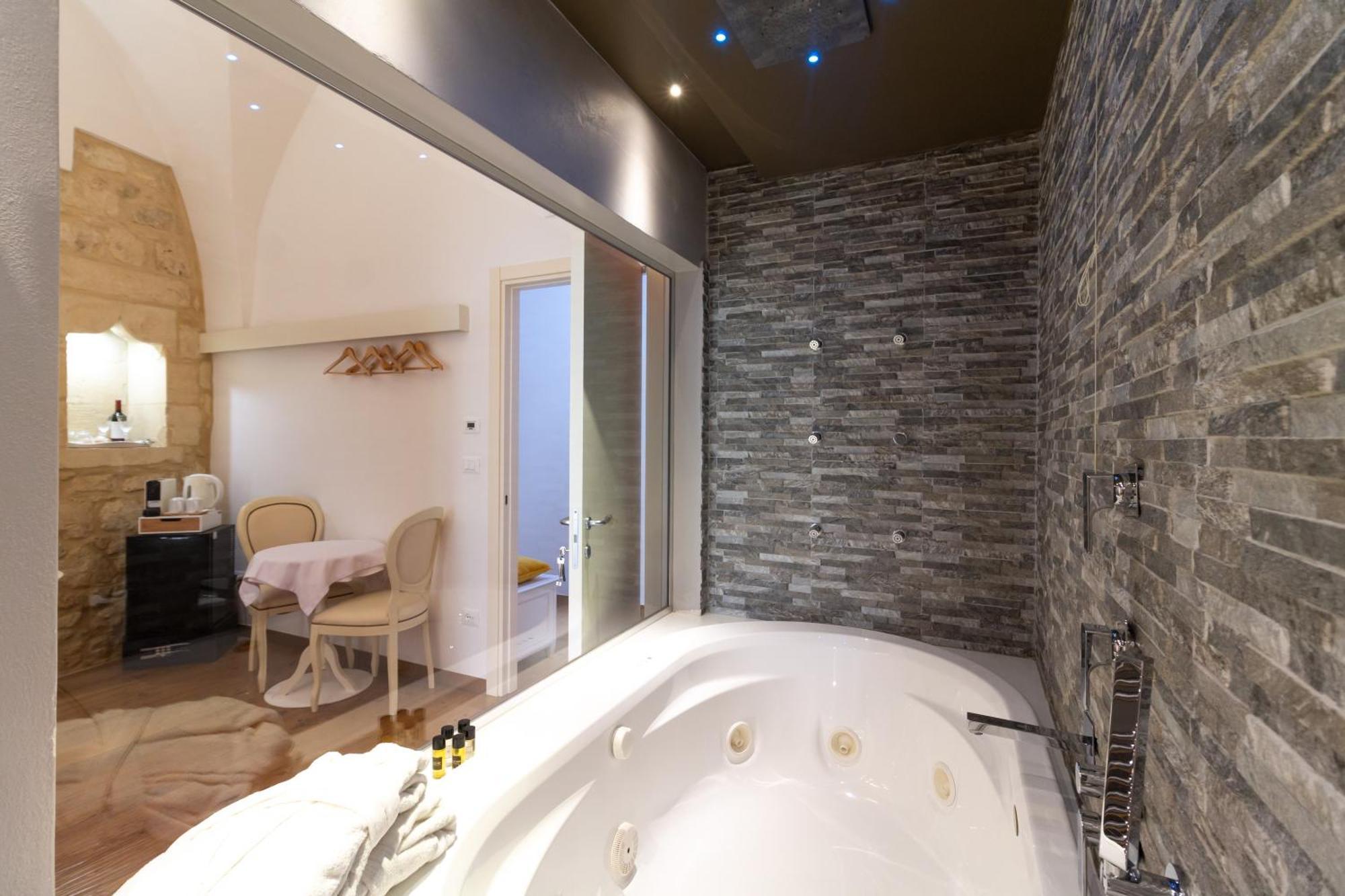 Le Nicchie Luxury Rooms Λέτσε Εξωτερικό φωτογραφία