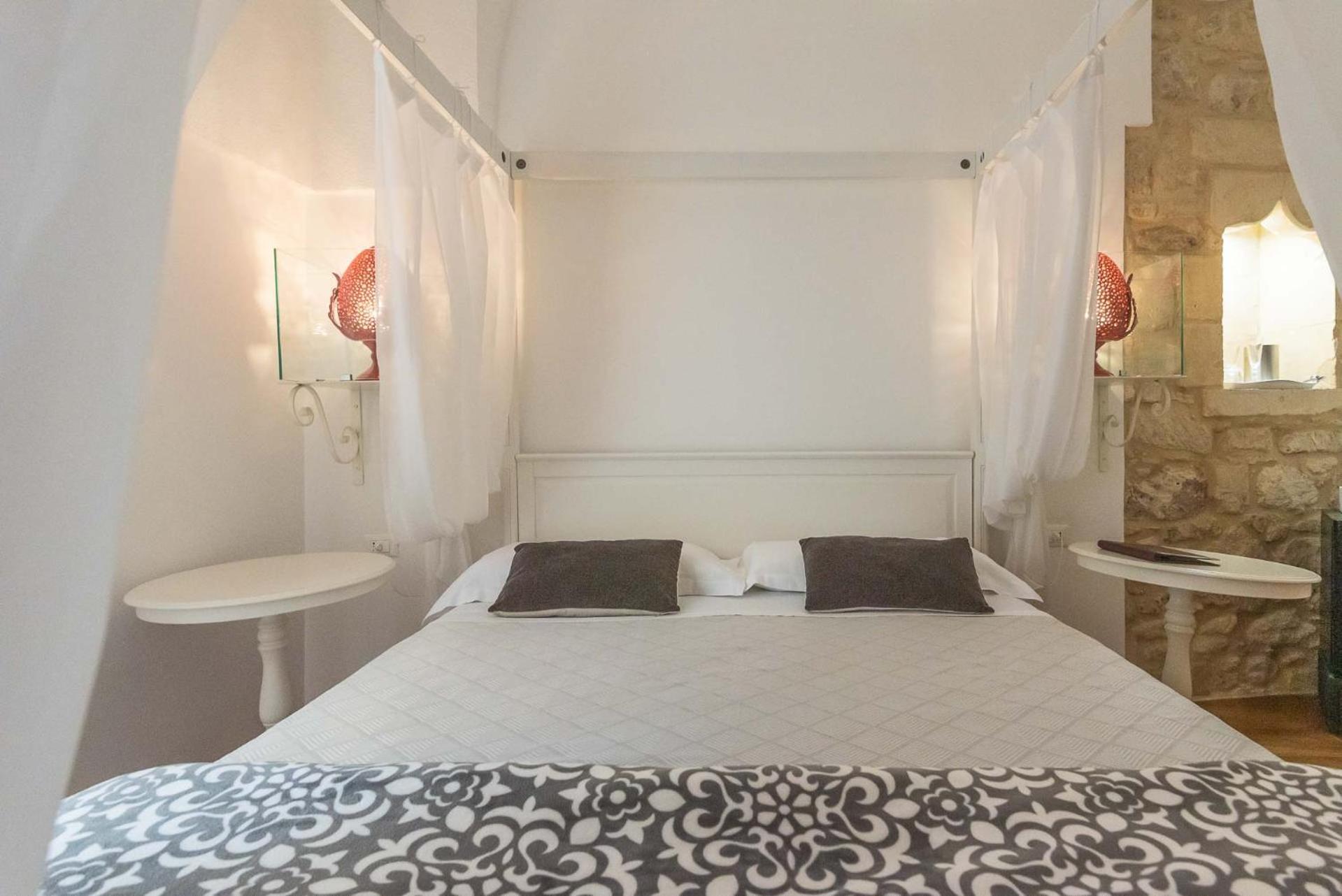 Le Nicchie Luxury Rooms Λέτσε Εξωτερικό φωτογραφία