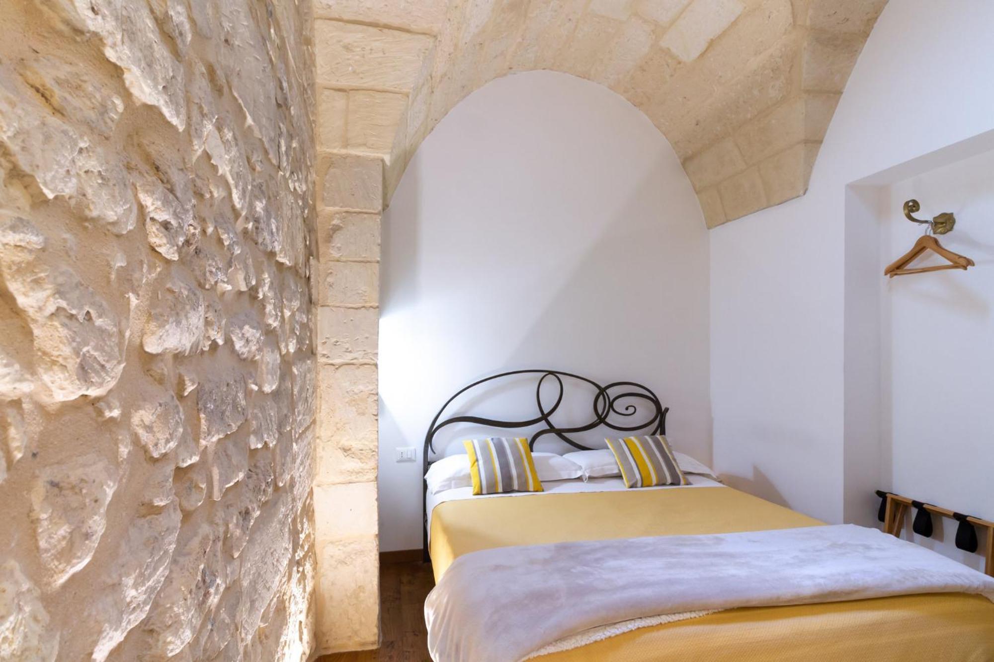 Le Nicchie Luxury Rooms Λέτσε Δωμάτιο φωτογραφία